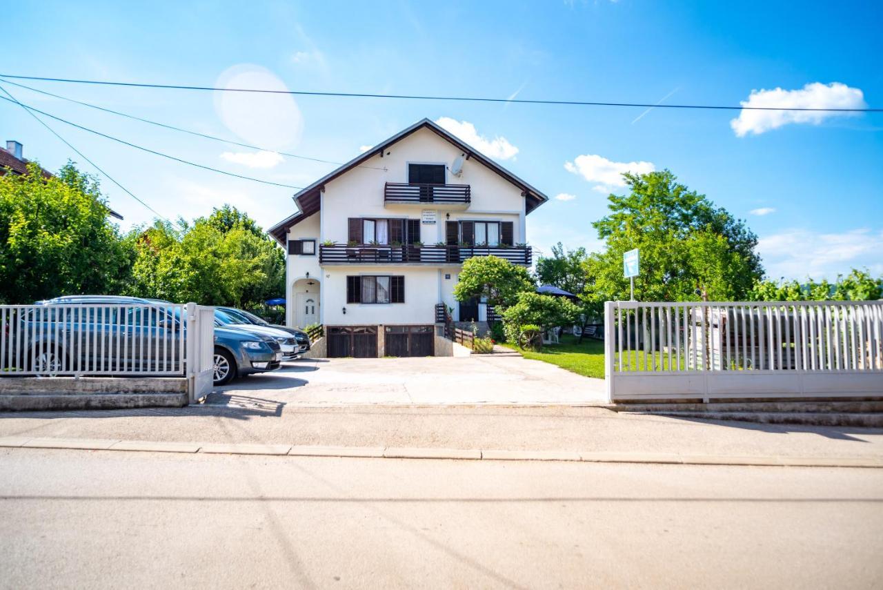 Apartments Fuma Otočac Exterior foto