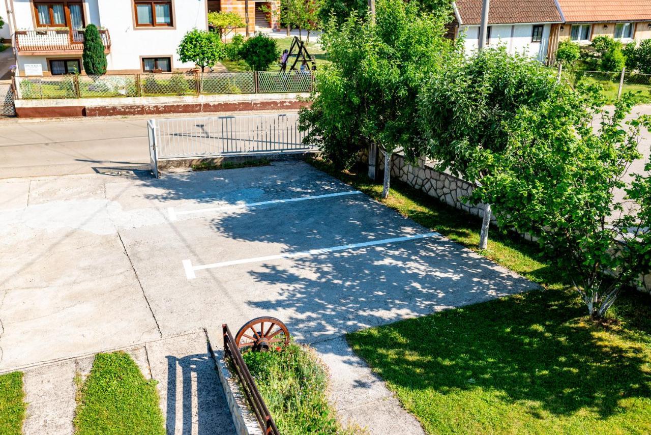 Apartments Fuma Otočac Exterior foto